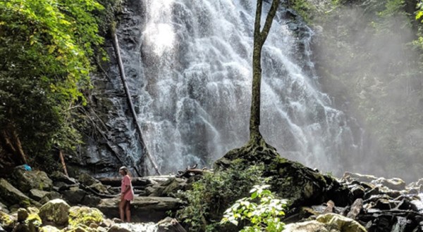 There’s An Emerald Waterfall Hiding In North Carolina That’s Too Beautiful For Words