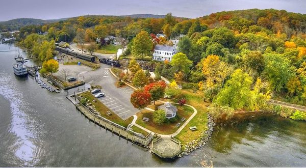 Visit This Secret Connecticut River Town When You Need To Escape From It All