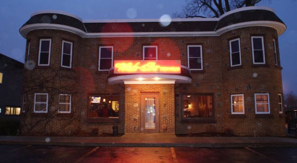 The Classic Wisconsin Steakhouse With 90 Years Of Fascinating History