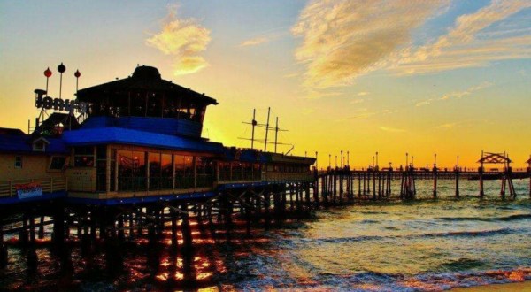 The Legendary Seafood Restaurant In Southern California That’s Located Right On The Pier