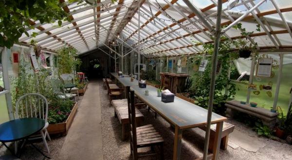 This Greenhouse Restaurant In Mississippi Is The Most Enchanting Place To Eat