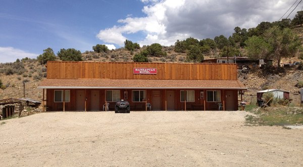 Staying In This Ghost Town Motel May Just Be The Creepiest Thing You Can Do In Nevada