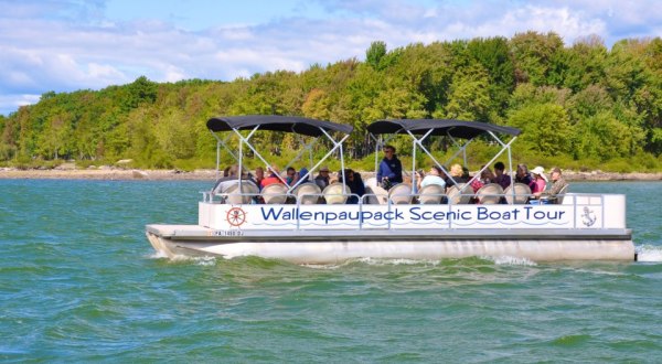 There’s A Pontoon Boat Tour In Pennsylvania That Will Take You On A Water Adventure Like No Other