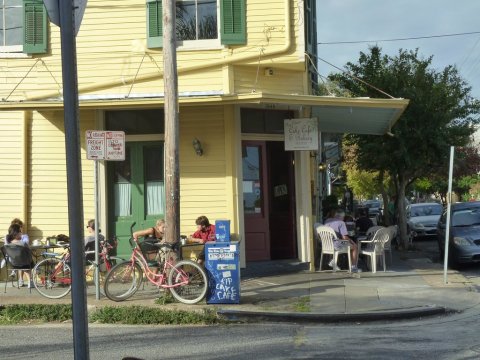 Only Locals Know About This Fantastically Delicious Restaurant In New Orleans