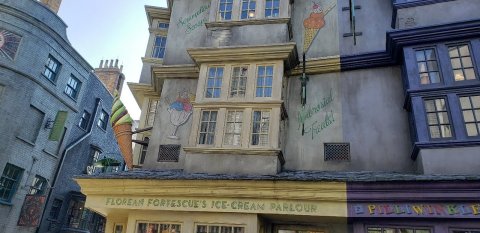 The Harry Potter Themed Ice Cream Shop In Florida Is As Magical As It Sounds