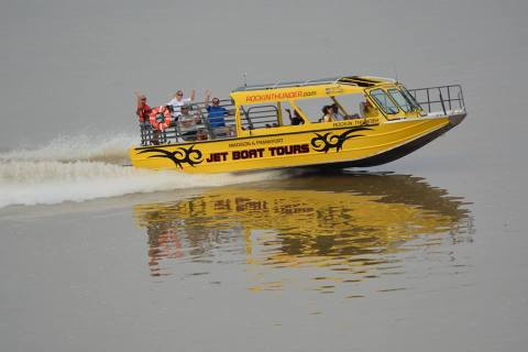 The Speed Boat Tour Near Cincinnati You Never Knew Existed
