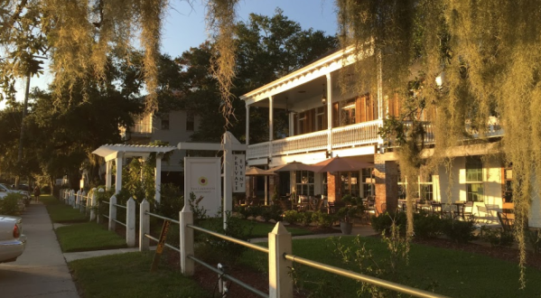 The Sunsets At This Lakeview Restaurant Near New Orleans Will Mesmerize You