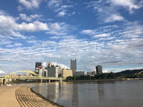 This Beautiful Hike In Pittsburgh Has A Mouthwatering Restaurant Right Along The Trail