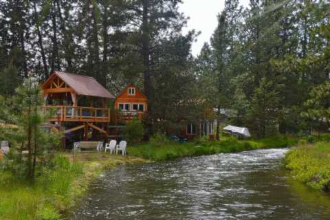 The Waterfront Treehouse Rental In Oregon You’ll Never Want To Leave