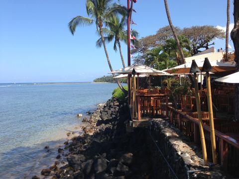 The Oceanfront Hawaii Restaurant That Pretty Much Invented Hawaii's Favorite Dessert