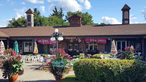 This Hippie-Themed Restaurant Near Buffalo Is The Grooviest Place To Dine