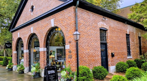 A Delightful Edgar Allan Poe Themed Bookstore In South Carolina, NeverMore Is A Book Nerd’s Dream