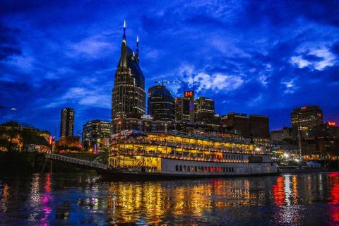 Hop Aboard This Dinner Boat In Nashville Where Both The Views And The Food Are Spectacular