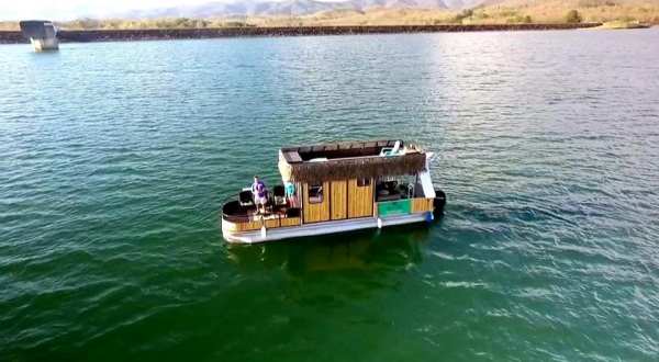 A Trip To This Floating Tiki Bar In Georgia Is The Ultimate Way To Spend A Summer’s Day
