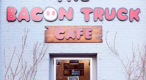 Satisfy All Your Cravings At This Scrumptious Bacon-Themed Cafe In Massachusetts