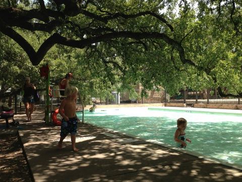 This Amazing Park In Austin Has A Wading Pool And It's Picture Perfect For Summer