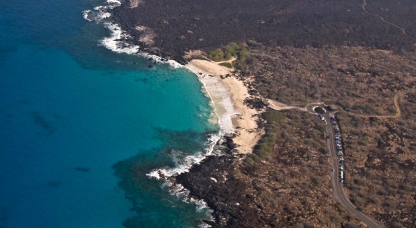 This Might Just Be One Of Hawaii’s Prettiest White Sand Beaches