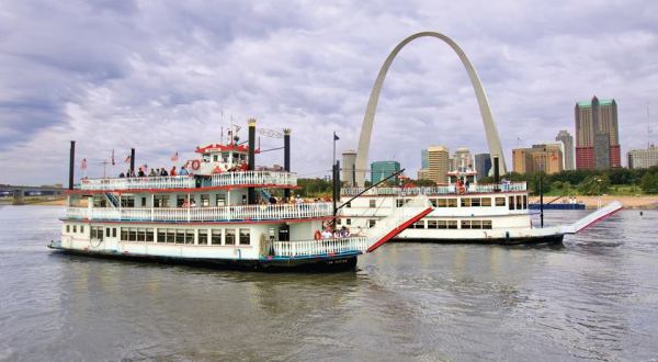 Hop Aboard This Dinner Boat In Missouri Where Both The Views And The Food Are Spectacular