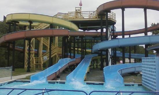 This Old-School Water Park Near Pittsburgh Is The Most Fun You’ve Had In Ages