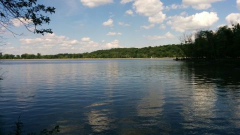 This Exhilarating Hike Takes You To The Most Crystal Blue Lake In Missouri