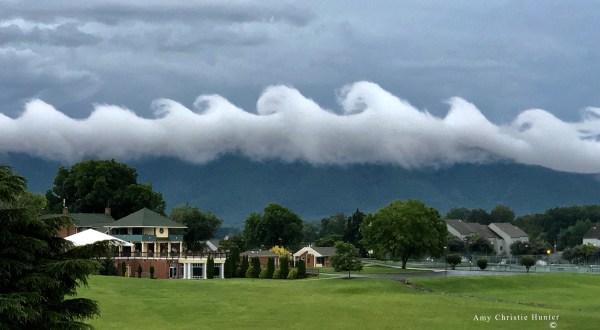 Rare Wave-Like Cloud Formations Just Appeared Over Virginia And The Effect Is Mesmerizing