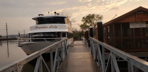 Hop Aboard This Dinner Boat In Iowa Where Both The Views And The Food Are Spectacular