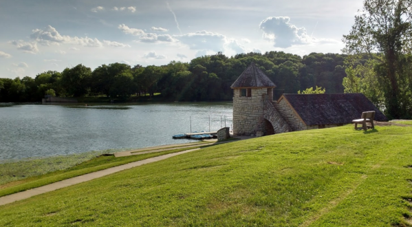 You’ll Never Want To Leave This Iowa Park That’s Home To History, Hiking, And A Sandy Beach
