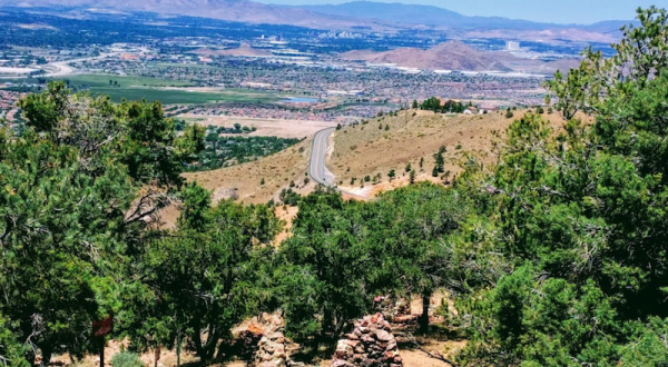 This 150-Year-Old Road In Nevada Takes You On A Twisting Journey To A Gorgeous Overlook