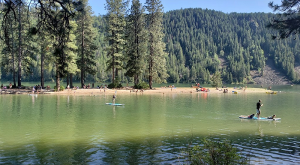 Idaho’s Most Refreshing Hike Will Lead You Straight To A Beautiful Swimming Hole