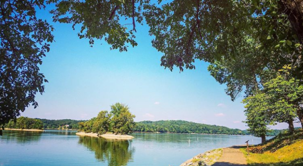 The Easy Lakeside Trail In Kentucky That’s Wonderfully Relaxing