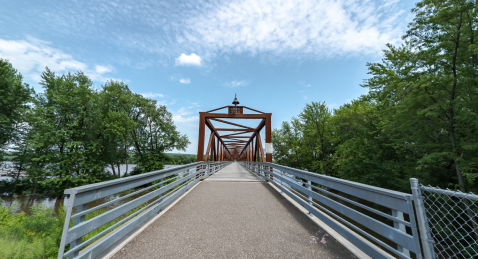 This 100-Year-Old Bridge In Minnesota Offers Some Of The Best Views Of The Mississippi River