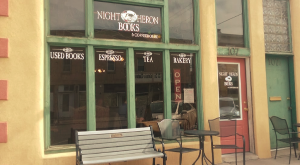 The Coziest Bookstore In Wyoming Will Be Your New Favorite Rainy Day Destination