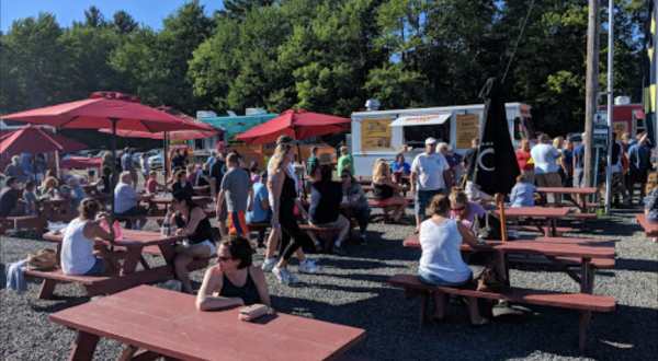 To Satisfy Your Late Night Snack Attack Head To This Food Park In Maine