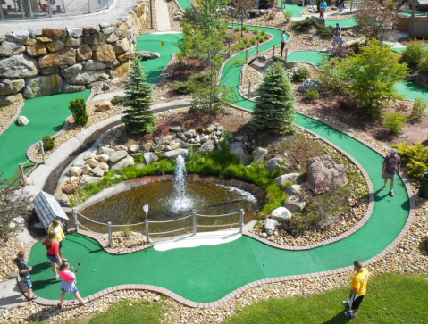 Most People Don't Know That New Hampshire Is Home To The Longest Mini Golf Hole In The World