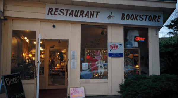 This Oregon Bookstore Is Also A Delicious Restaurant And You’ll Want To Spend All Day There