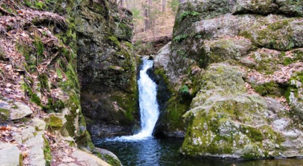 Hike To An Emerald Lagoon On This Easy Trail In Connecticut
