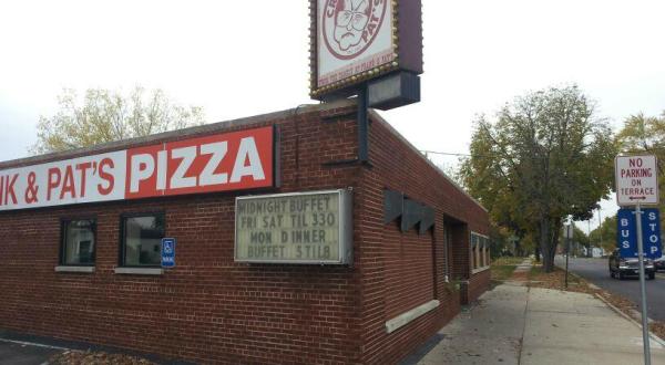 This Wisconsin Pizzeria Has Been The State’s Best For More Than 60 Years