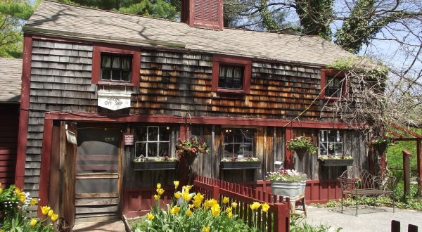 This New Hampshire Eatery Was The Inspiration For One Of Your Favorite Childhood Tales