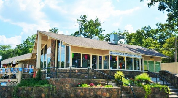 You’ll Love The Views And Food At This Waterfront Cafe In Oklahoma