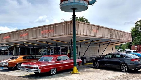 The Burgers And Shakes From This Middle-Of-Nowhere Drive-In Are Worth The Trip From New Orleans