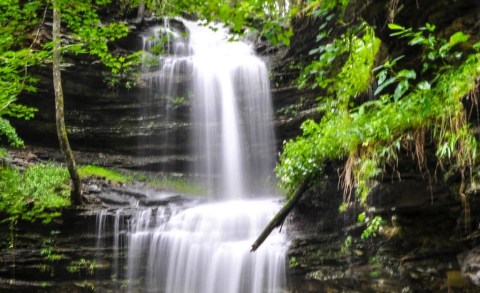 This Two-Tiered Waterfall In Arkansas Is Definitely Worth The Hike