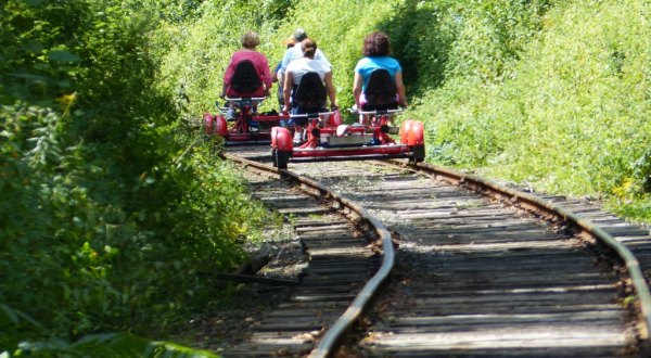 Kick Off Your Day With A Morning Mimosa Tour On The Rails In Rhode Island