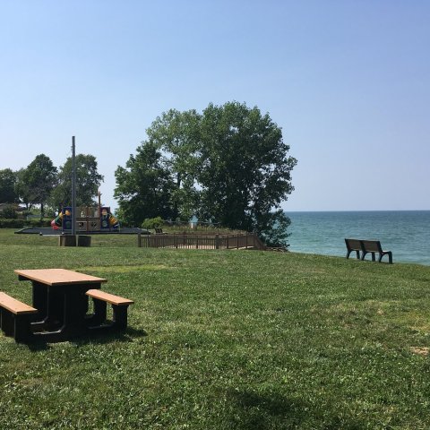 This Little-Known Ohio Park Overlooks A Beach And It's Picture Perfect