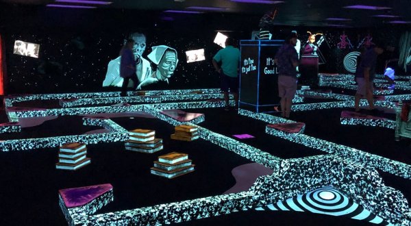 This Twilight Zone-Themed Mini Golf Course In Nevada Is Insanely Fun