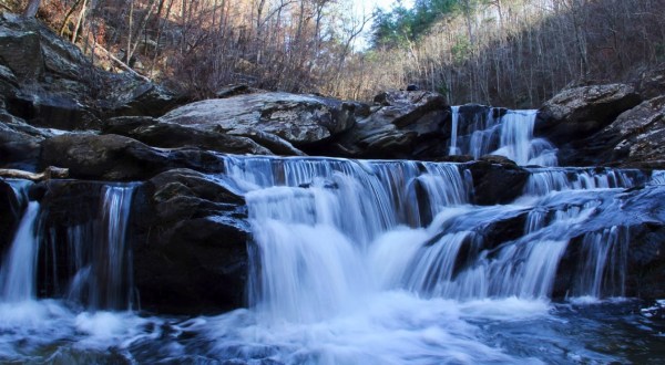 The Hike In Alabama That Takes You To Not One, But TWO Insanely Beautiful Waterfalls