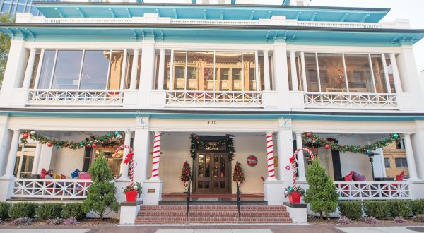 A 100-Year-Old Candy Mansion In Florida, Sweet Pete’s Is Full Of Magic And Whimsy