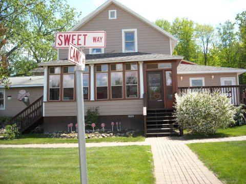 Wisconsin's 2-Story Candy Shop Is What Sweet Dreams Are Made Of