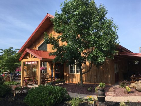 This Teeny Roadside Restaurant In Pennsylvania Is A Must-Stop For Summer BBQ