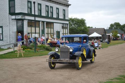 Visit This Old Fashioned Town In North Dakota For An Awesome Harvest Festival And Flea Market