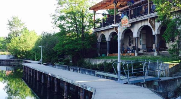 This Creekside Restaurant In Idaho Is A Beautiful Place To Dine